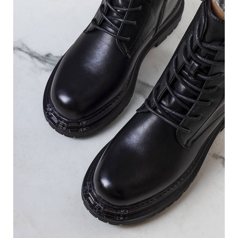 Botas isoladas pretas, Vanta preto 1