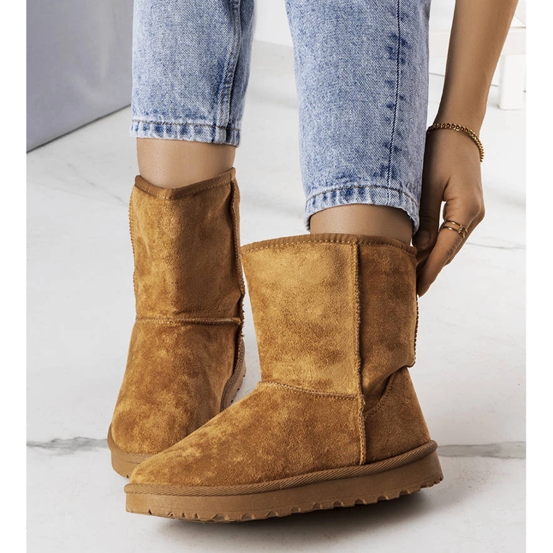 Hank botas de neve isoladas marrons marrom 1