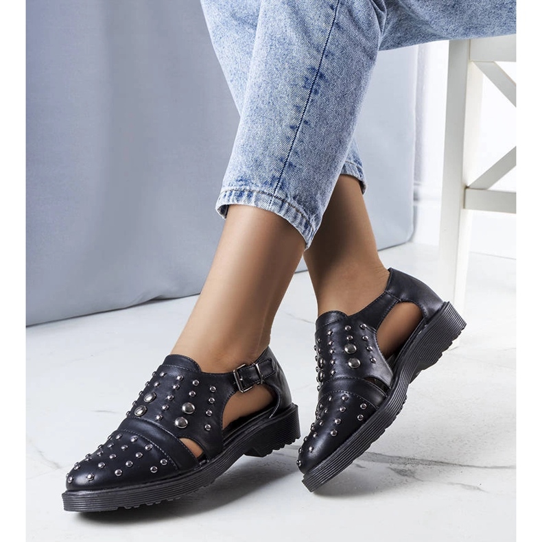 Sapato cano baixo preto Eleana. 1