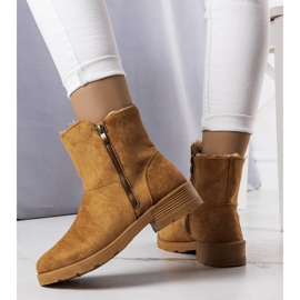 Botas isoladas castanhas Salona marrom 1