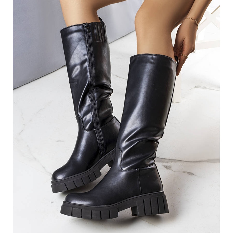 BM Botas isoladas pretas, Plaisi preto 1