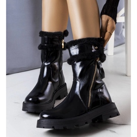 Botas isoladas pretas, Lensil preto 1