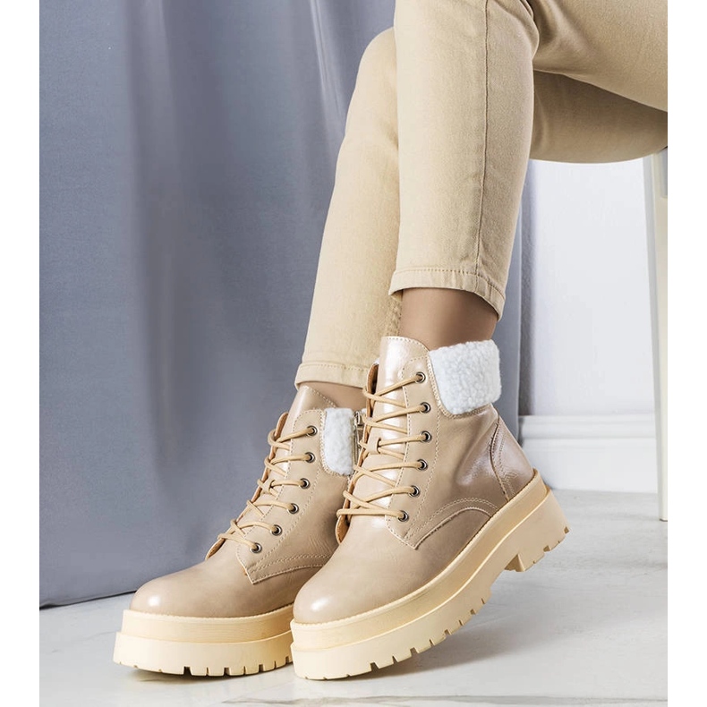 Botas isoladas bege com pele de carneiro Bryas 1