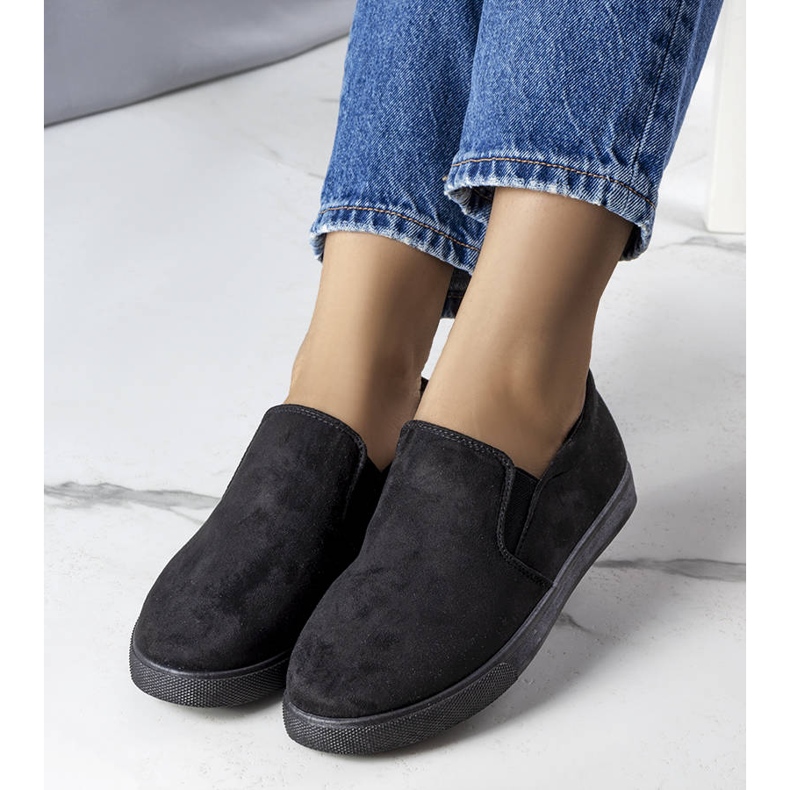 Tênis pretos tênis com parte ecológica 1