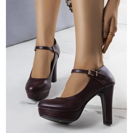 Sapatos de salto alto bordô da Bryce marrom 1