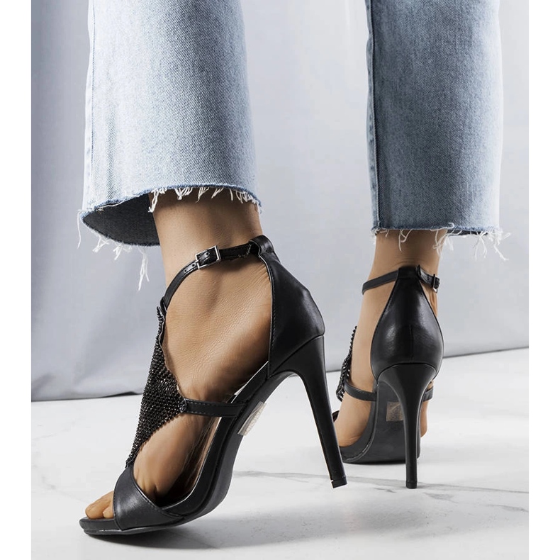 Sandália preta elegante de salto alto Caleb preto 1