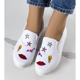 Tênis branco Anais em tecido com patch 1 Tênis branco Anais em tecido com patch 1