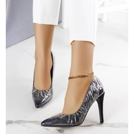 Saltos pretos cobertos com foil Erika 1 Saltos pretos cobertos com foil Erika 1