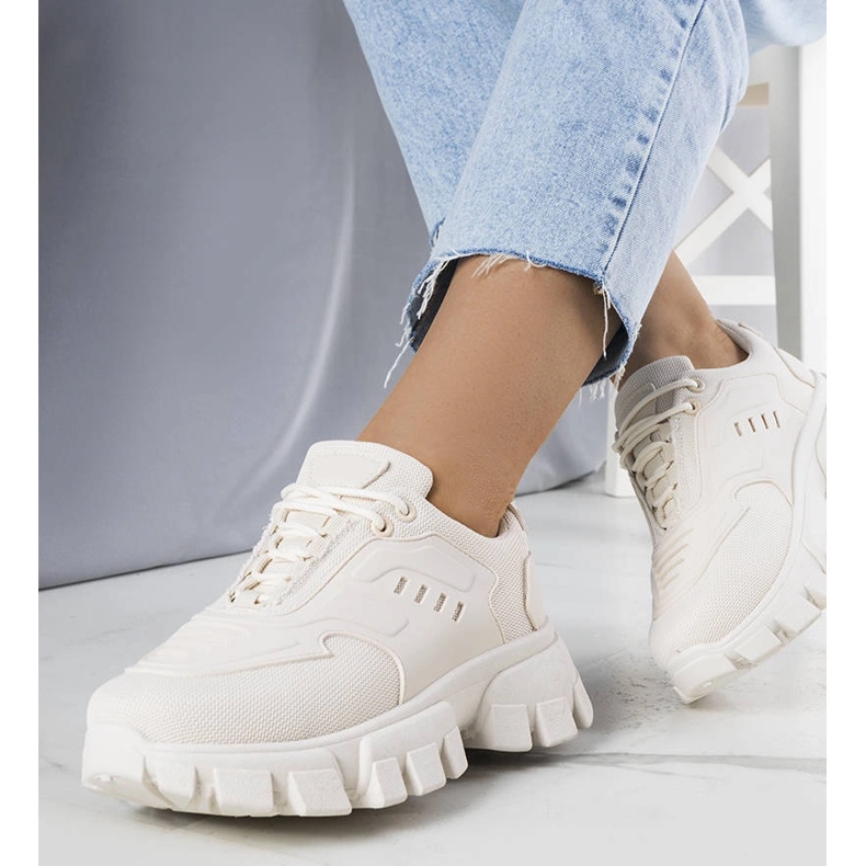 Tênis bege com solado maciço Inez 1