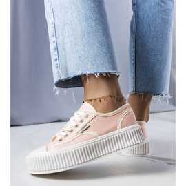 Tênis plataforma rosa da Connie 1