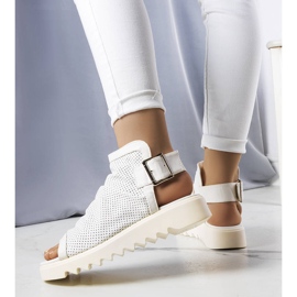 PA1 Sandália branca vazada Beulah branco 1