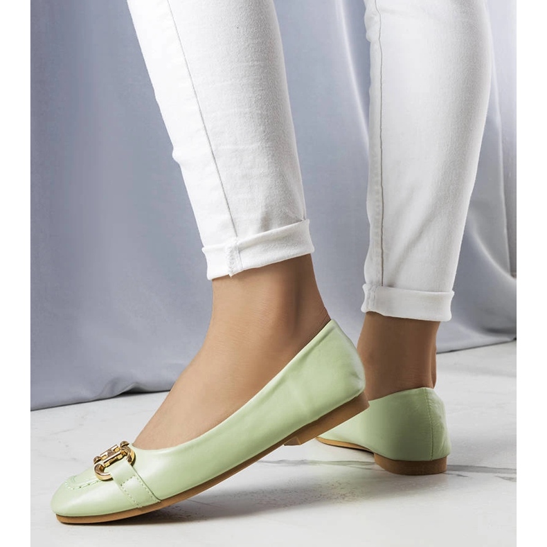 Bailarinas verdes com decoração de íris douradas 1