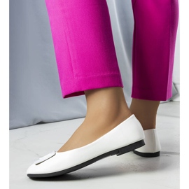 Bailarinas brancas com fivela Sheller branco 1