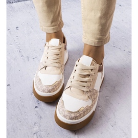 Tênis marrom decorado com o monograma Grandbois castanho 1