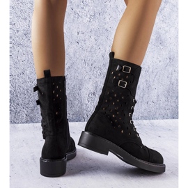 Botas pretas vazadas Legault preto 1