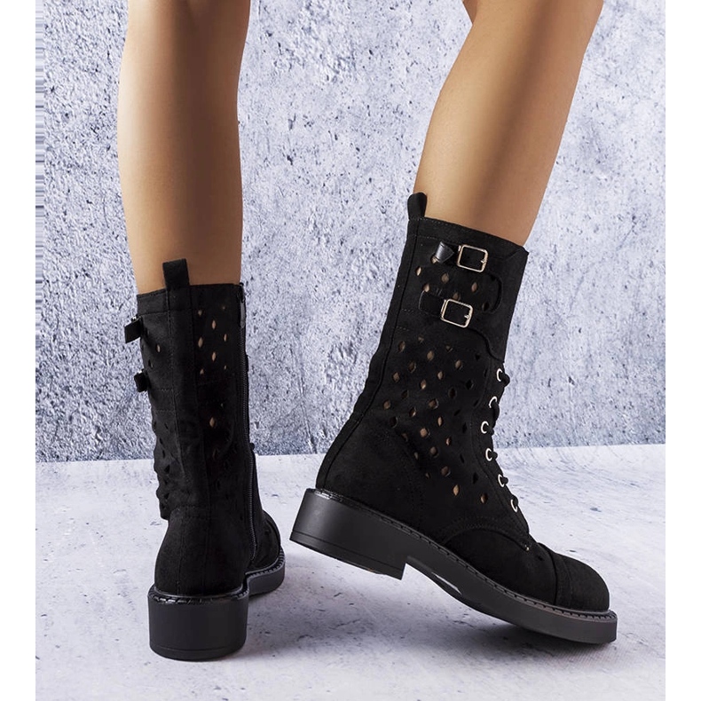 Botas pretas vazadas Legault preto 1