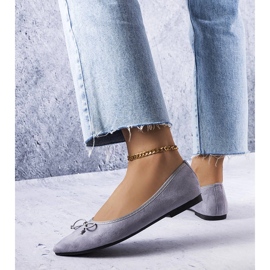 Bailarinas bico fino cinza da Latour 1