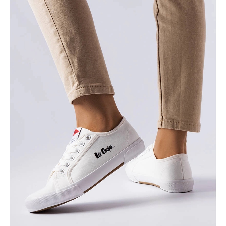 Tênis branco Lee Cooper LCW-23-44-1648L 1