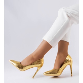 Alfinetes de ouro decorados com relevo Raison dourado 1