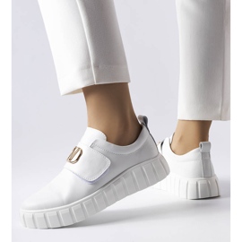 Tênis de velcro branco Vinceza 1