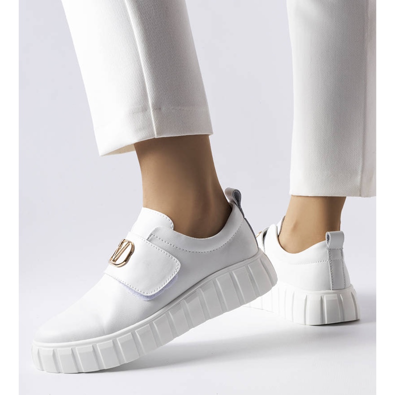 Tênis de velcro branco Vinceza 1