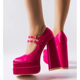 Sapatilha de salto alto rosa da Gabriel 1