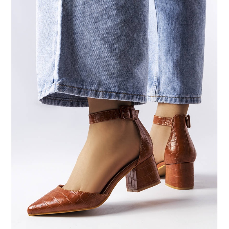 Sapato salto bloco marrom Laliberté 2