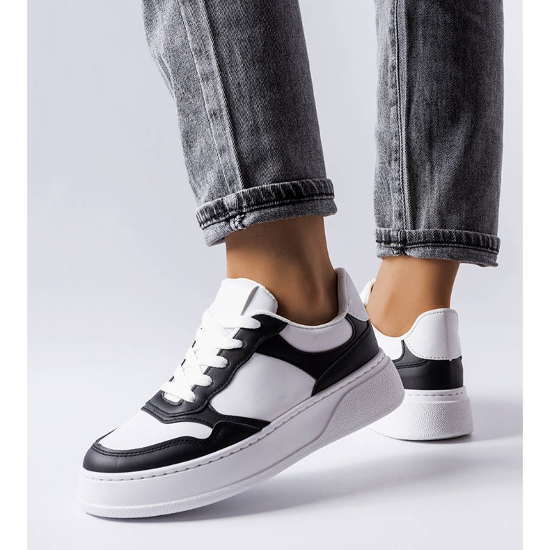 Botas pretas e brancas com sola mais grossa da Baron branco 1