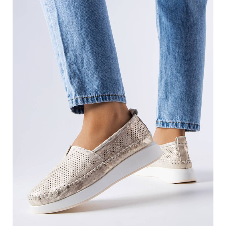 Sapatos noruegueses com aberturas douradas dourado 1 Sapatos noruegueses com aberturas douradas dourado 1