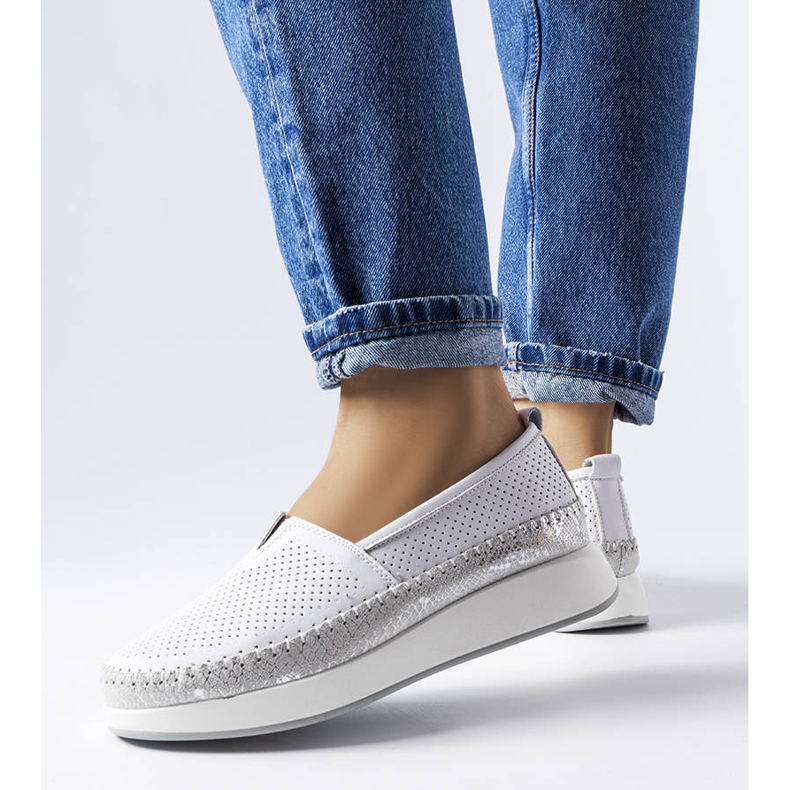 Sapato cinza com aberturas da Noruega 1