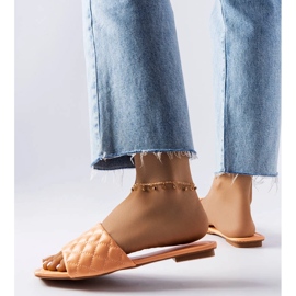 Chinelos matelassê laranja, Labrie 2