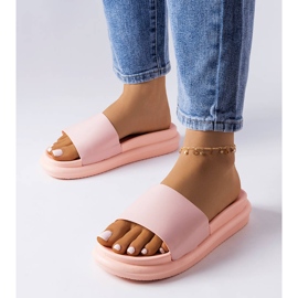 Chinelos rosa na plataforma Paquette 1