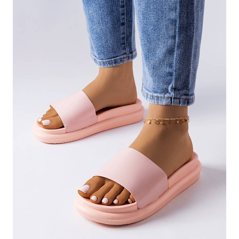 Chinelos rosa na plataforma Paquette 1