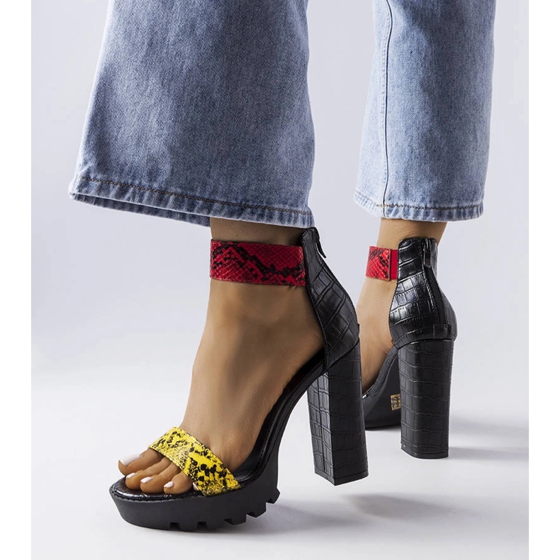 Sandália amarela com estampa de cobra, Knoxville. amarelo 1