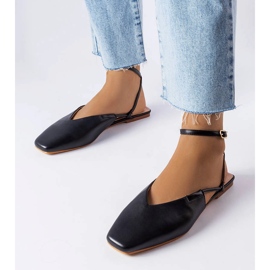 Sandálias pretas fechadas preto 1