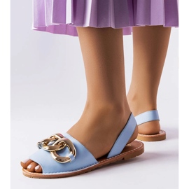 Sandália azul decorada com corrente Germaine 1