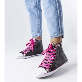 Bota preta com estampa floral Marphisa. preto 1