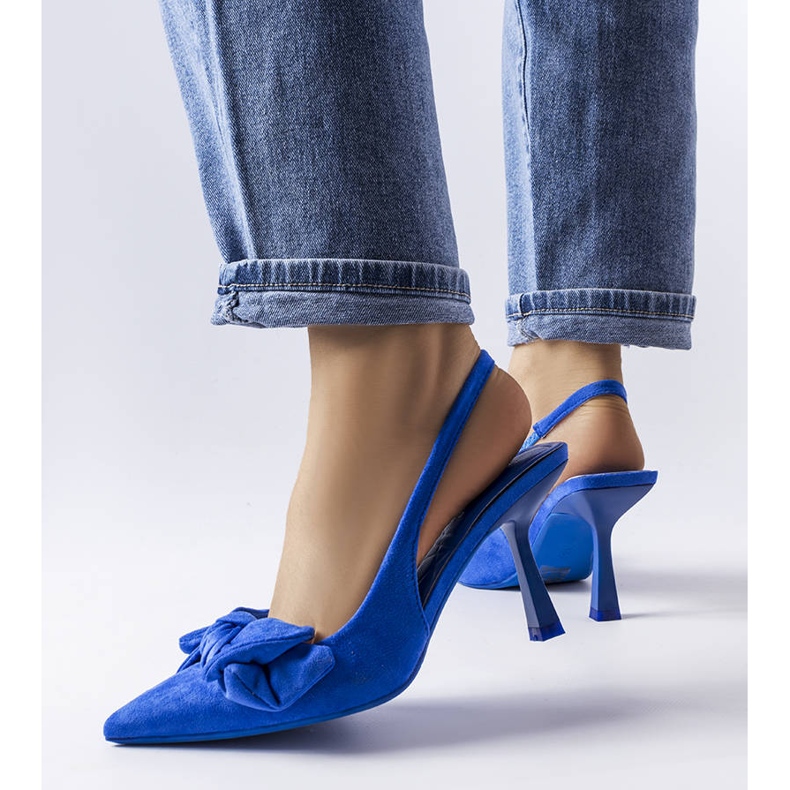 Alfinetes azuis com laço da Olengo azul 1