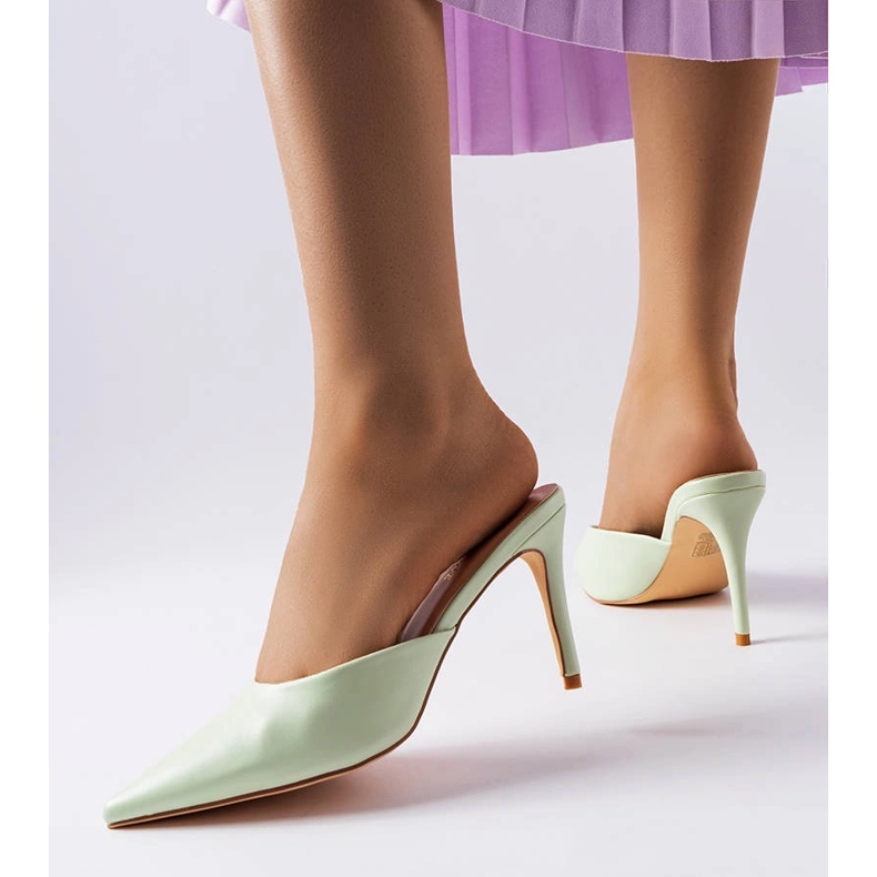 Sliders verdes no calcanhar Drainer 1