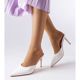 Salto agulha branco drenante 1