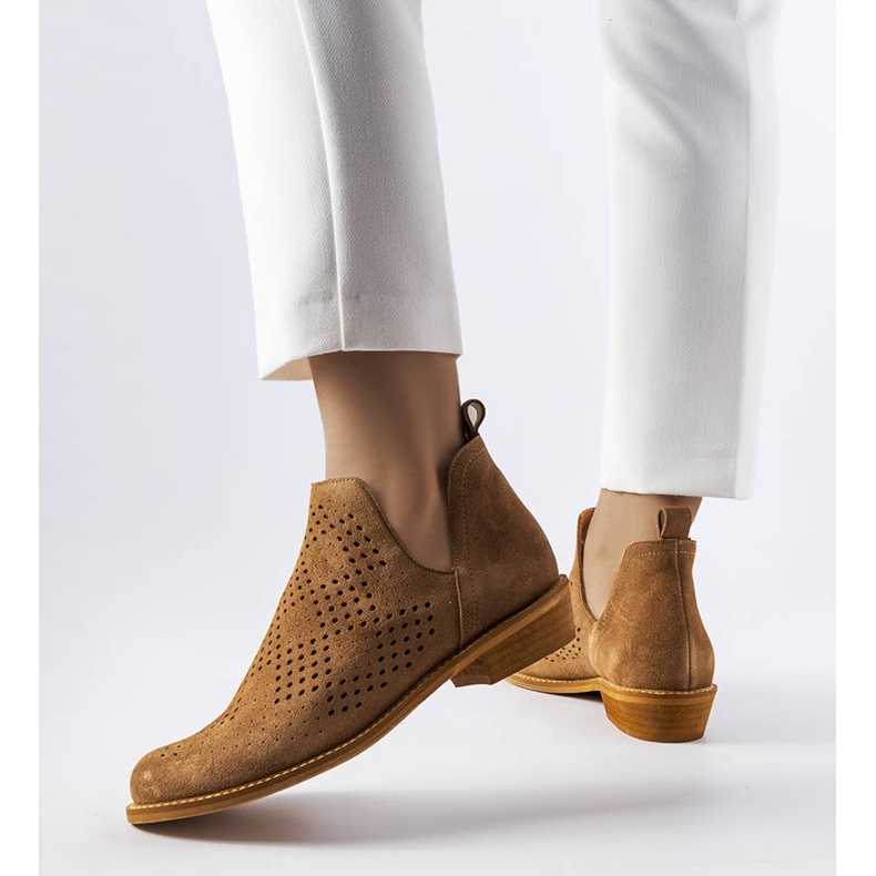 Bota Karino caramelo vazada em couro castanho 1