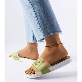 Chinelos de borracha verde de Paris 1