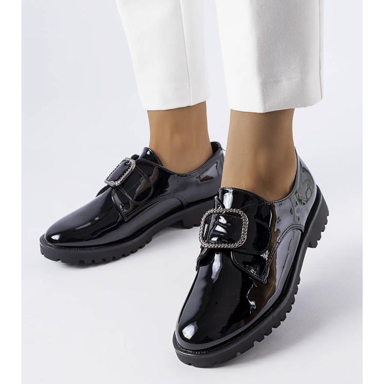 Sapatos pretos lacados com fivela Jarisile 1