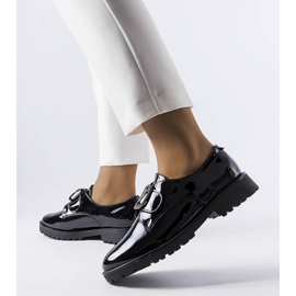 Sapatos pretos lacados com fivela Jarisile 2