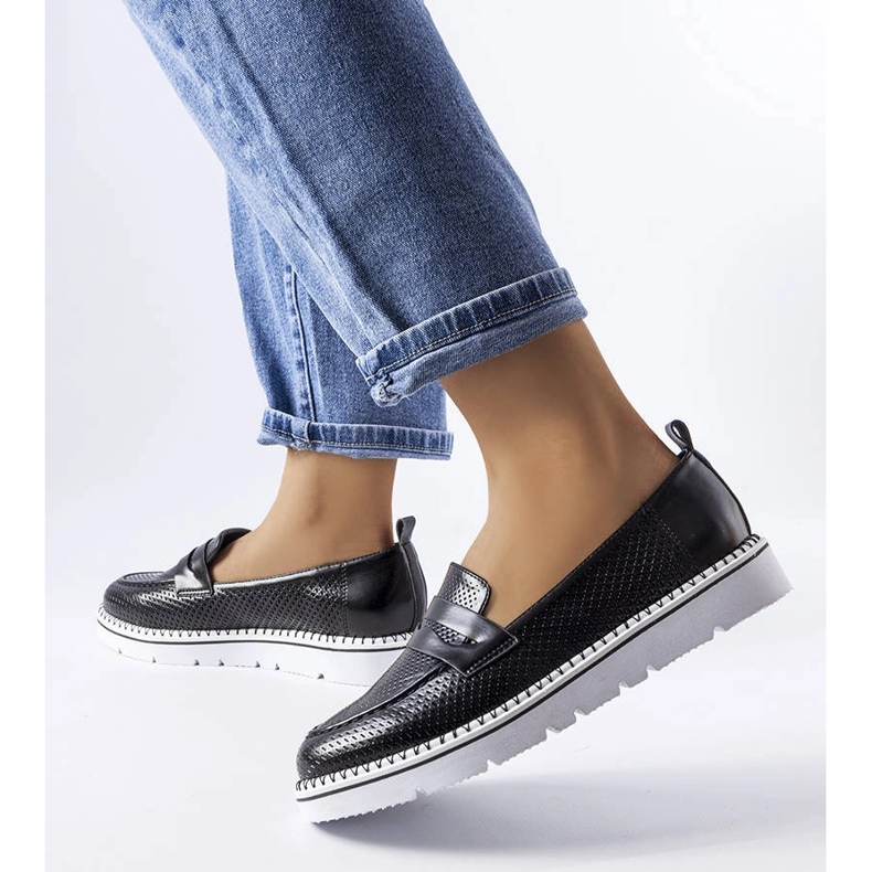 Brogues perfurados pretos de Bloomsburg 1