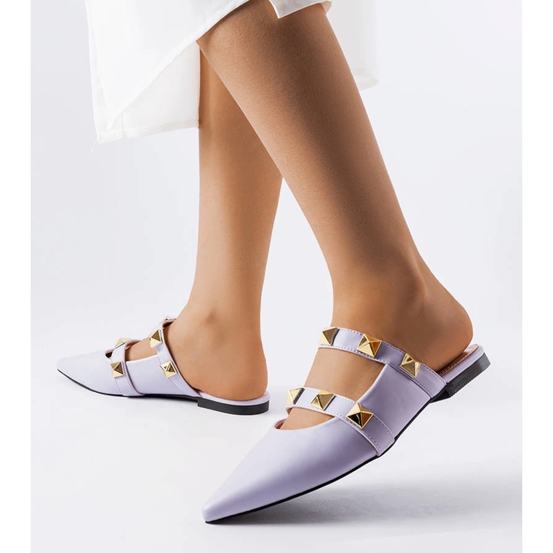 Slides com tachas roxas da Ruckman tolet 1