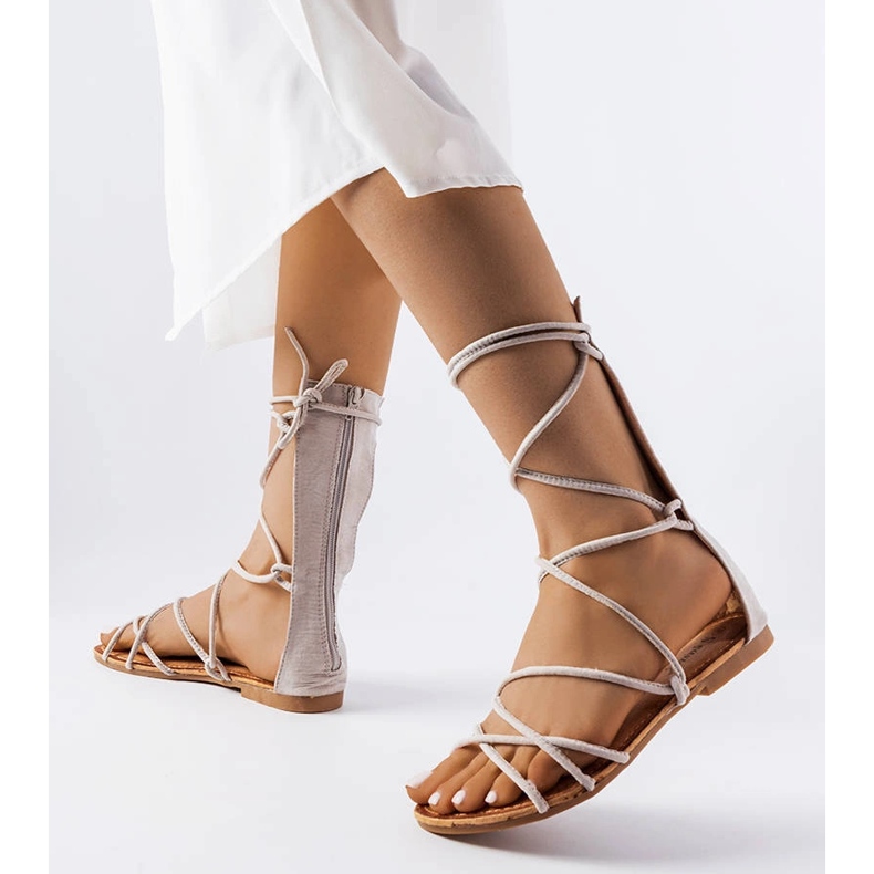 Sandália de salto alto cinza Heliport. 1