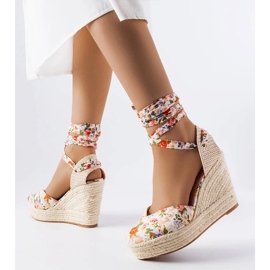 Espadrille com cunha floral Larivière bege 1 Espadrille com cunha floral Larivière bege 1