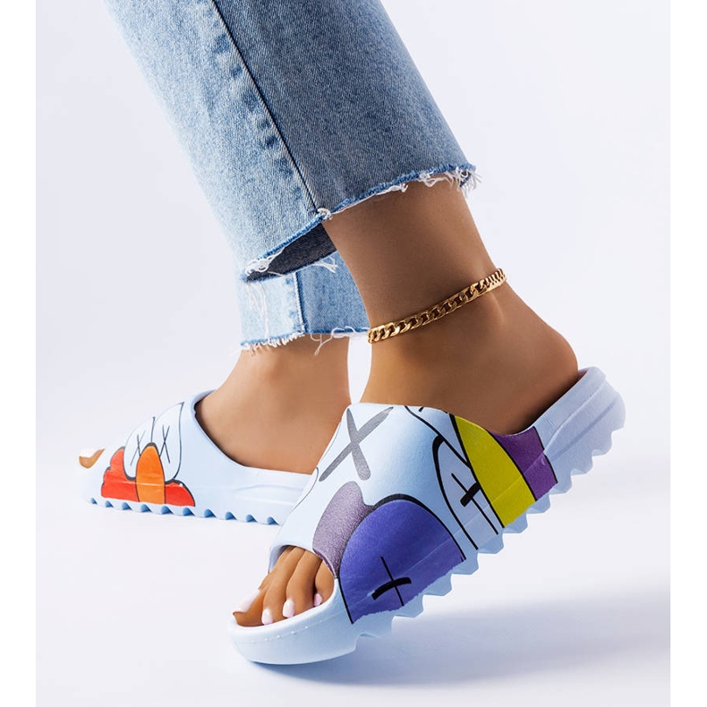 BM Chinelos azuis com estampas azul 2