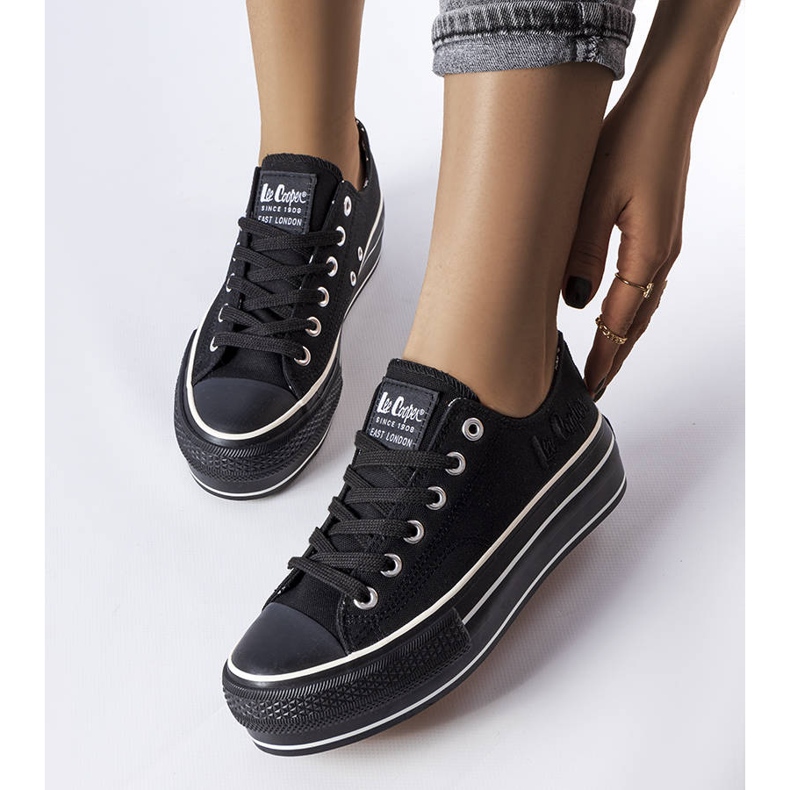 Tênis preto Lee Cooper LCW-22-31-0843L 1